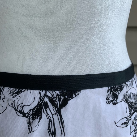 •Eddie Bauer•Black/White Floral A-Line Skirt-Size8 - Picture 4 of 9